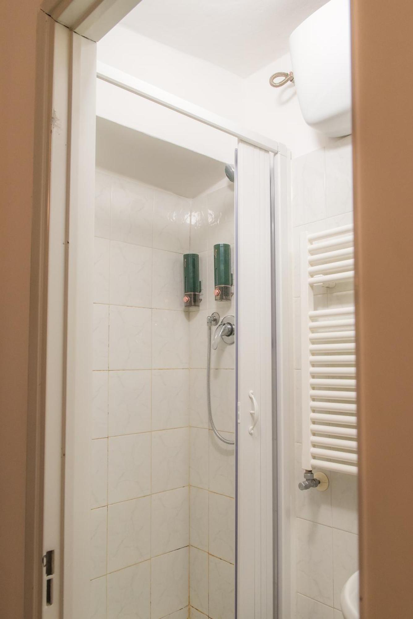 Free Parking - Centro Citta Via Caffaro Apartment Genoa Bagian luar foto